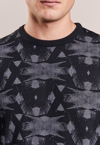 LAGERFELD Trui - black