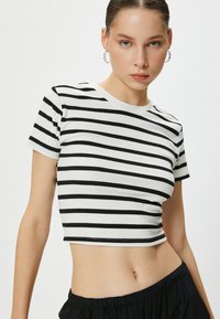 Koton - CROP SHORT SLEEVE  - T-shirt imprimé - white Image miniature 1