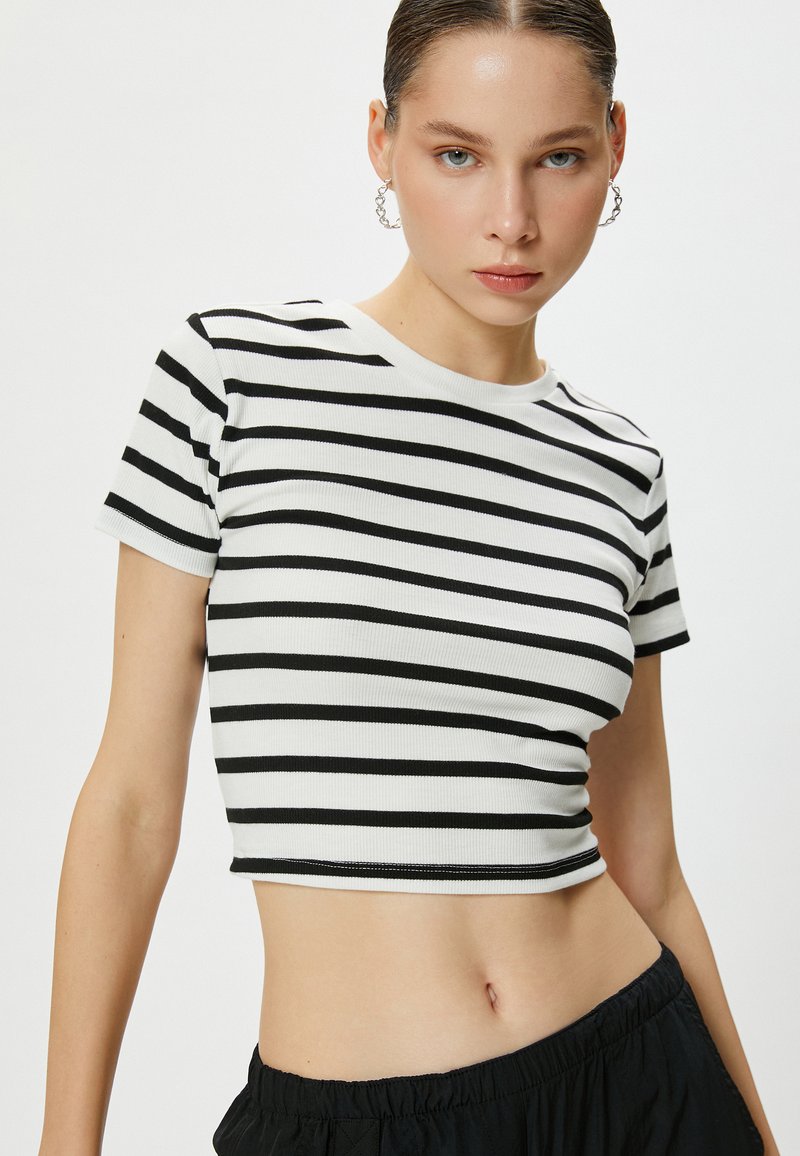 Koton - CROP SHORT SLEEVE  - T-shirt imprimé - white, Agrandir
