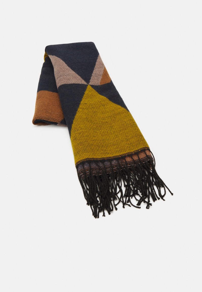 Écharpe en laine pliée avec des blocs de couleur géométriques en bleu marine, jaune moutarde, beige et marron, avec des extrémités à franges noires.
