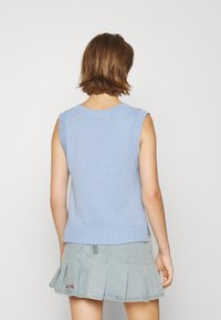 Monki Stickad tröja - light blue