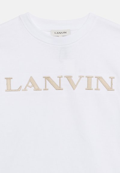 T-shirt blanc à col ras du cou avec logo "LANVIN" beige brodé au centre de la poitrine et étiquette de marque en tissu au niveau du col.
