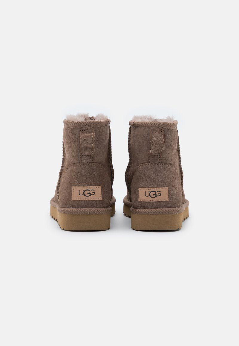 UGG CLASSIC MINI II Winter boots caribou/taupe