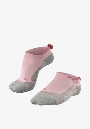 Roze en grijze enkelsokken met een gladde textuur, met een afgerond ontwerp en een klein roze pomponnetje aan de achterkant.