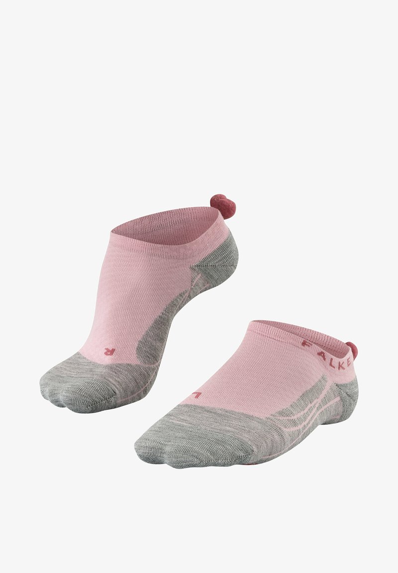 Rosafarbene und graue Knöchelsocken mit glatter Textur, die ein rundes Design aufweisen und mit einem kleinen rosa Pompon-Detail auf der Rückseite verziert sind.