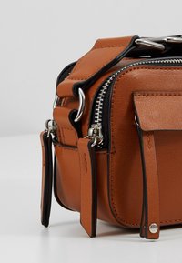 Even&Odd by Zalando Sac bandoulière - cognac