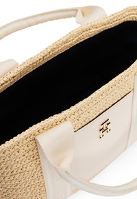 Tommy Hilfiger SPRING LOGO MINI TOTE - Käekott - beige