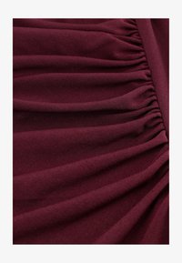 Geselecteerd, bordeaux