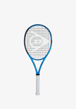 Raqueta de tenis azul y negra con grip blanco y cuerdas negras, mostrando un diseño diagonal blanco en la cama de cuerdas.