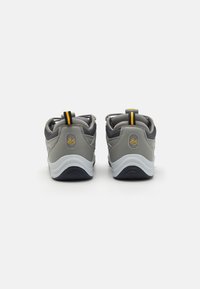 és TWO NINE 8 UNISEX - Skatová obuv - grey/navy/yellow