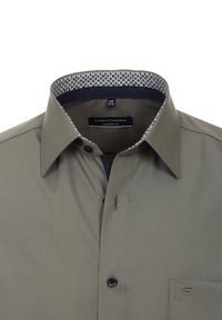 Olijfgroene overhemd met een comfort pasvorm, voorzien van een patroon in marineblauw bij de kraag, een knoopsluiting aan de voorkant en een discreet logo op de borst.