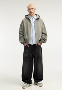 PULL&BEAR SUPER BAGGY WASHED FINISH - Široke kavbojke - dark grey