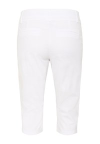 Pantalons capri en coton blancs, coupés au genou, avec une coupe droite, comprenant deux poches arrière et une texture lisse. Détails de couture limités.