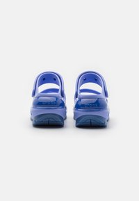 Crocs CLASSIC MEGA CRUSH - Papuci înalți - moon jelly