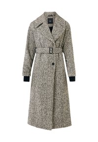 Cappotto a motivo pied de poule con vita a cintura, ampi risvolti e tasche laterali; prevalentemente bianco e nero, con maniche lunghe e polsini a maglia.