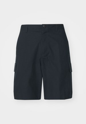 Bermudas de carga azul oscuro fabricadas en un tejido ligero. Presentan bolsillos laterales, un cierre de botón y un diseño limpio y ajustado.