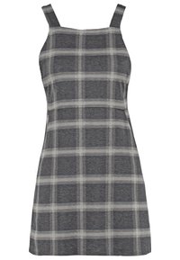 Robe à carreaux gris avec un décolleté droit et des fines bretelles. Le tissu a une apparence texturée ; présente un motif à carreaux blancs sur toute la surface.