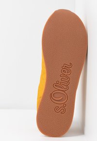s.Oliver Trainers - yellow