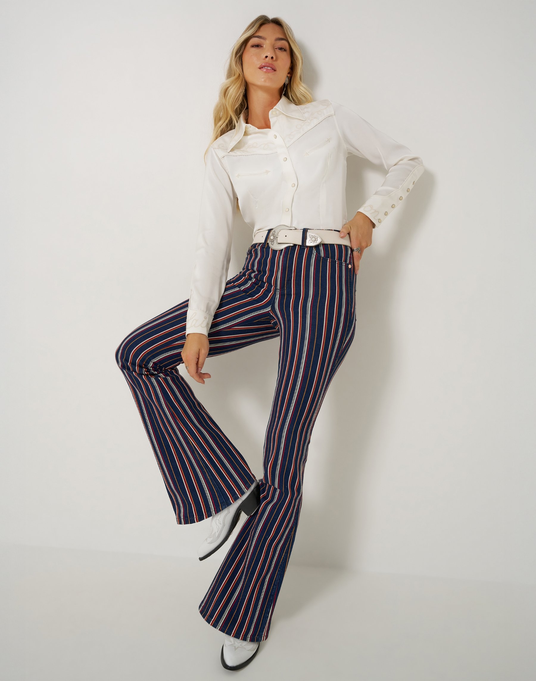Wrangler WRANGLER x LAINEY WILSON STRIPED FLARE - Flared Jeans