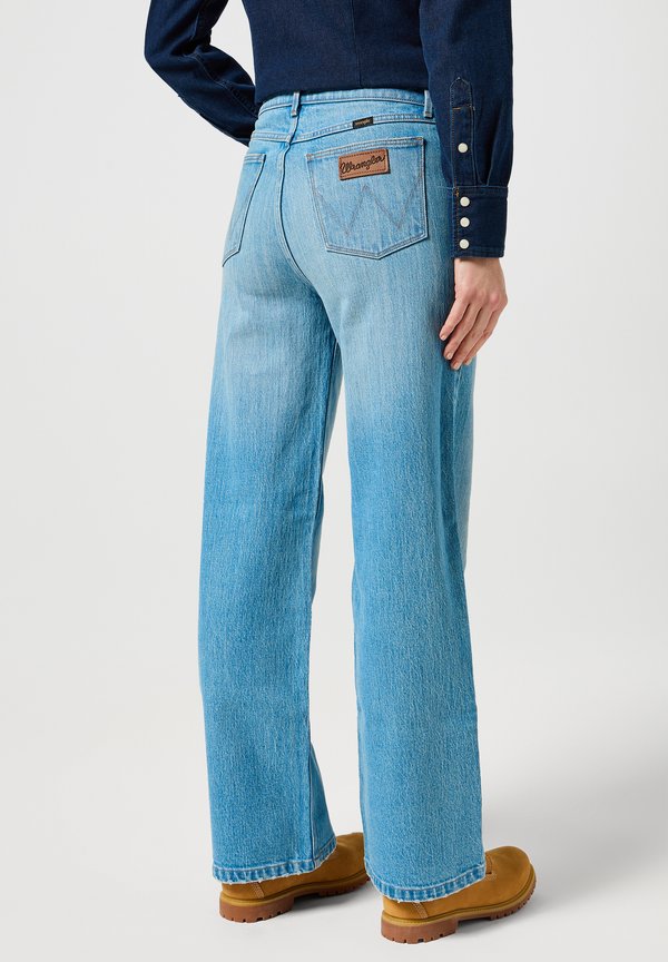 LOOSE STRAIGHT - Relaxed fit jeans - terra3