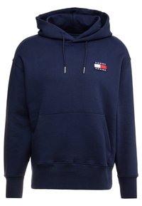 Sudadera con capucha azul marino hecha de tela suave, con un bolsillo delantero, cordón ajustable y un pequeño logotipo bordado en el pecho.