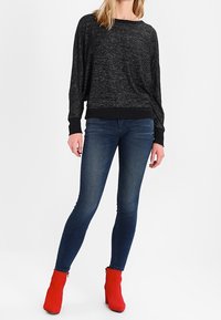 GAP Sweter