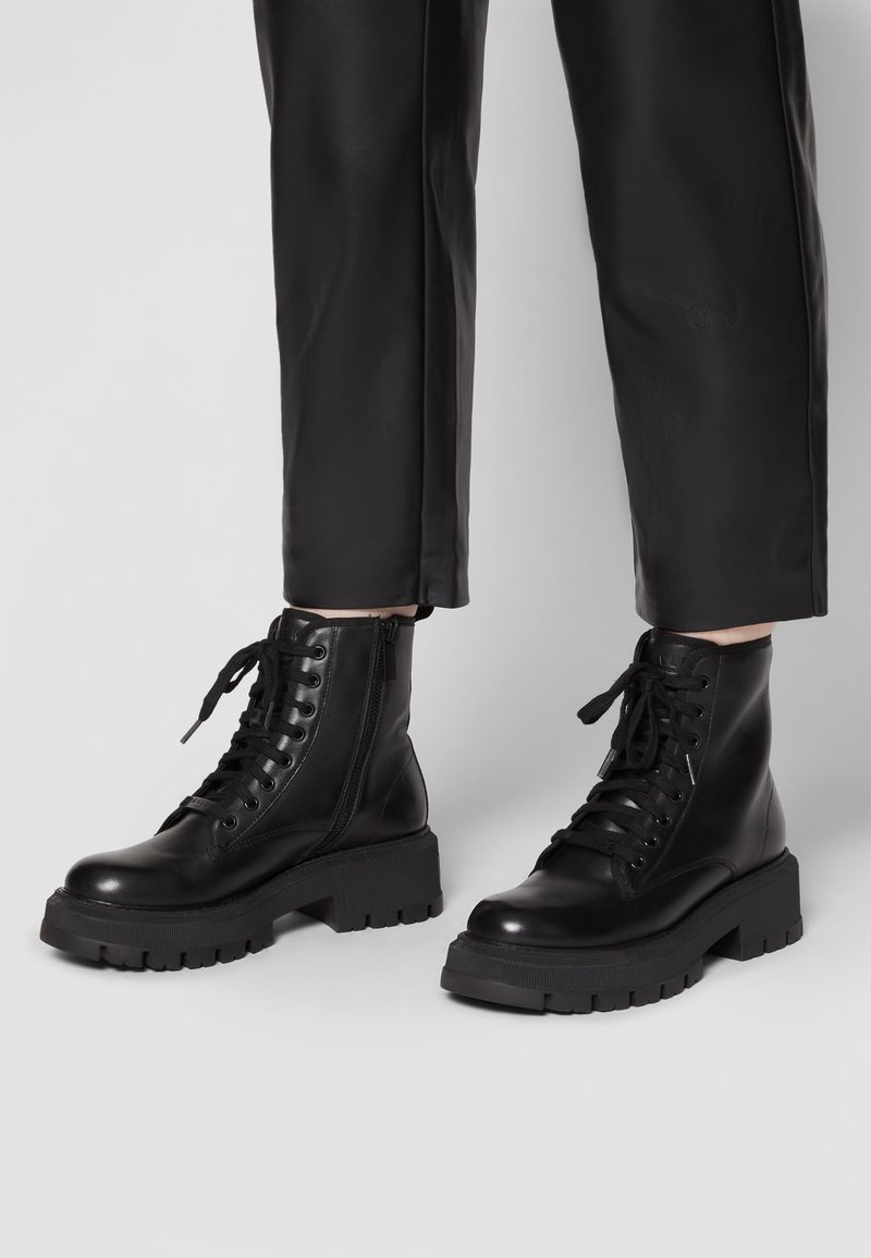 Walk London ROXY COMBAT BOOT Laceup ankle boots black/black