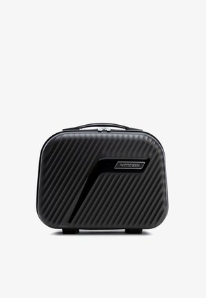 Černý tvrdý kufřík s diagonálními žebrováními, rukojetí nahoře, zapínáním na zip a plaketou s logem "WITTCHEN" na přední straně.