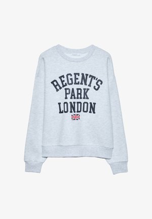 Svijetlo sivi dukserica s okruglim izrezom, s velikim crnim natpisom "REGENT'S PARK LONDON" i malim detaljem zastave Union Jack.