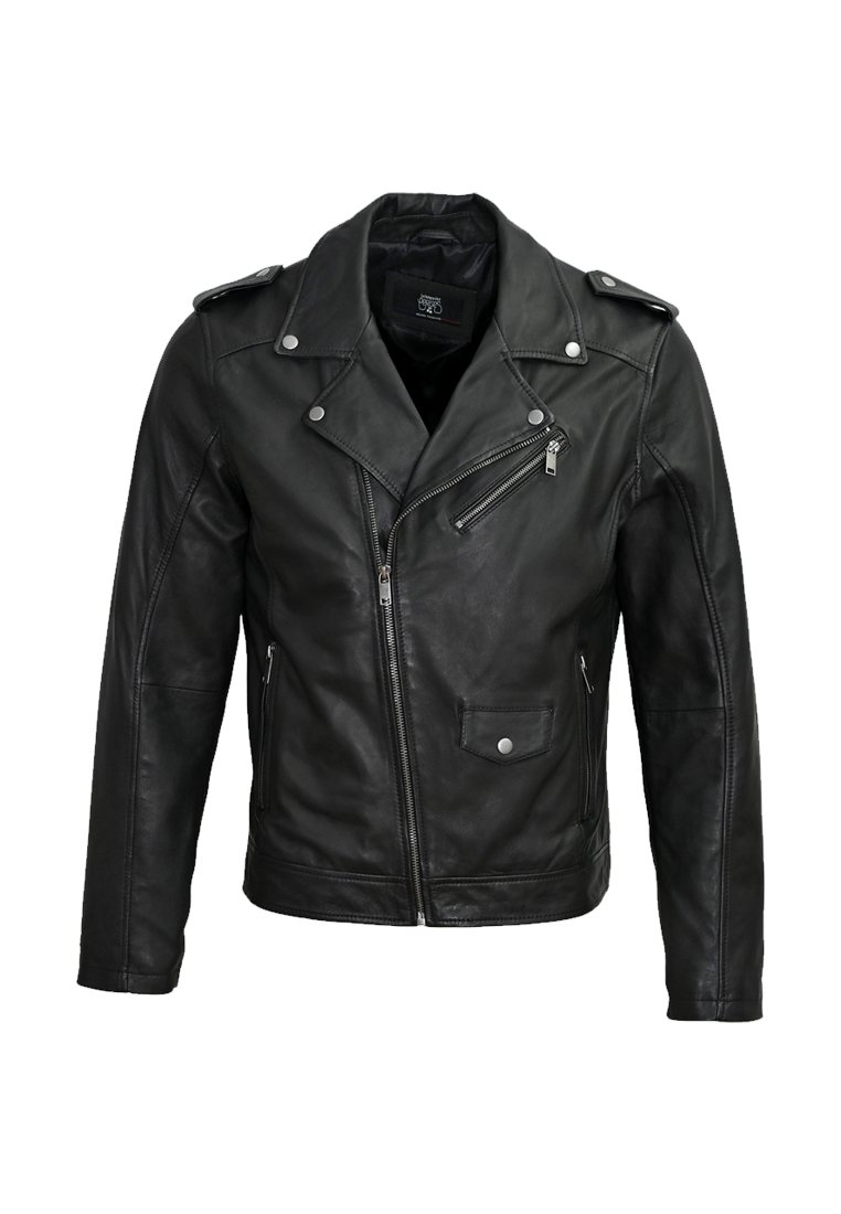 Giacca da moto in pelle nera con colletto a revers, chiusura con zip e accessori in metallo argentato. Presenta due tasche con zip e una tasca a flap con chiusura a scatto.