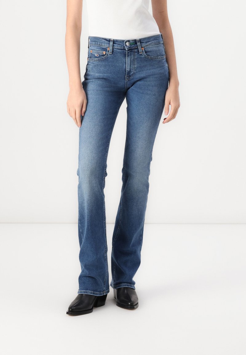 Embroidery Detail Patch Pocket Retro Style Jeans, Midrise Jeans, Whiskering Zipper Button Closure Denim Pants, Women's Mid-Rise Denim Jeans & Clothing