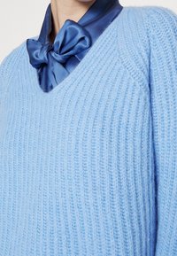 DRYKORN Sweter