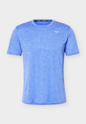 Γαλάζια αθλητική κοντομάνικη μπλούζα με στρογγυλή λαιμόκοψη και μικρό λευκό λογότυπο Mizuno στο αριστερό στήθος.