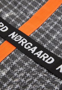 Mads Nørgaard LAUNDRETTE ALBA BAG - Tote bag - black/transparent