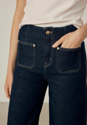 Next, REGULAR FIT - PATCH POCKET CROPPED WIDE LEG JEANS . - Wide Leg - indigo blue