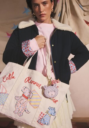 Cath Kidston RETRO EAST WEST  - Pirkinių krepšys - ecru dogs