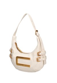 Borsa a mano bianca in pelle con forma curva, dettagli in metallo dorato e cinturini con fibbia. Presenta una chiusura a zip e un logo ben visibile.