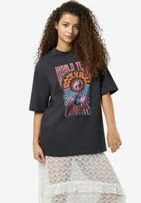 Noisy May OVERSIZE RUNDHALS MIT ROCK'N'ROLL PRINT - Print T-shirt - dunkelbraun