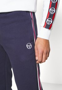 Sergio Tacchini CARSON - Jogginghose - Antrazite/sc Produktbild-Vorschau 8