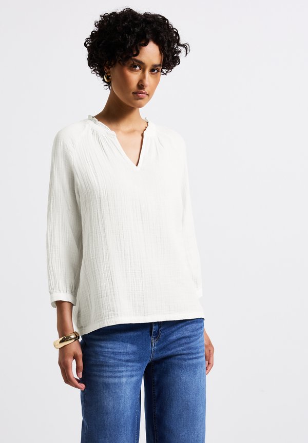 MIT RÜSCHEN - Bluse - weiß