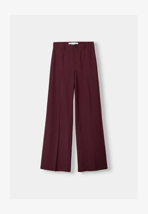 Bordeaux wijde broek gemaakt van zachte stof, met een frontsluiting met knoop en schone plooien voor een nette uitstraling.
