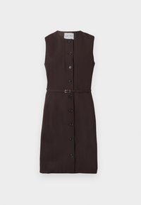 Tumepruun varrukateta kleit ümmarguse kaelusega, ees nööbid ja sobiva vööga taljel, valmistatud siledast kangast.