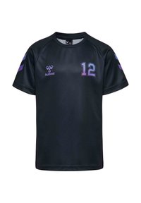 Schwarzes Sportshirt mit kurzen Ärmeln, mit lila Akzenten, der Zahl "12" auf der Vorderseite und einem Logo auf der linken Seite. Hergestellt aus glattem Stoff.