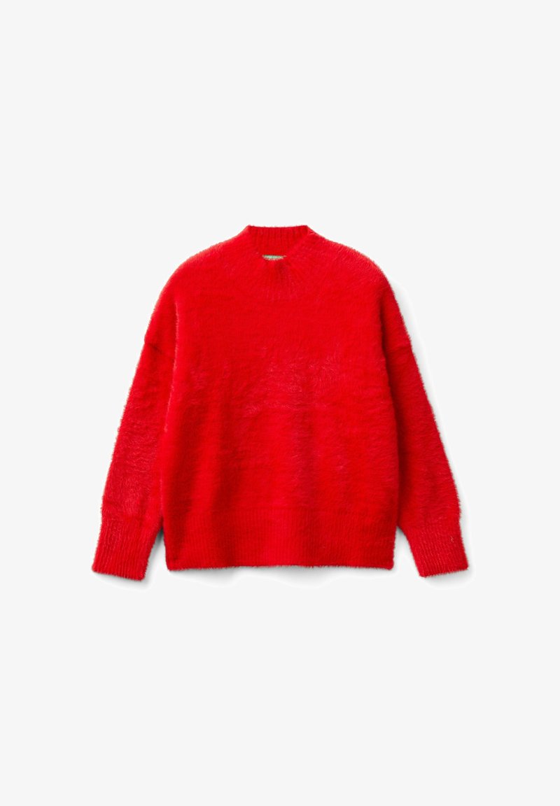 Suéter rojo brillante de manga larga y textura peluda, con cuello redondo, puños y dobladillo acanalados, presentado plano sobre un fondo blanco.