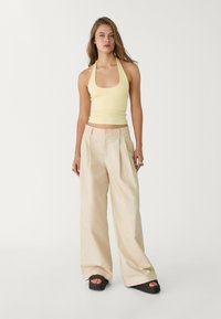 Stradivarius Toppi - light yellow