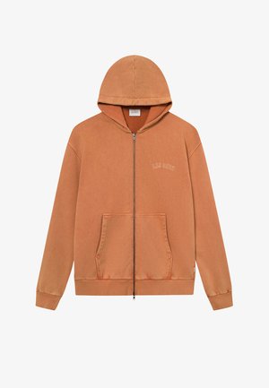 Sweatshirt com capuz e fecho, na cor terracota, feito de um tecido macio. Apresenta um bolso frontal e texto bordado "LES DEUX" acima do bolso.