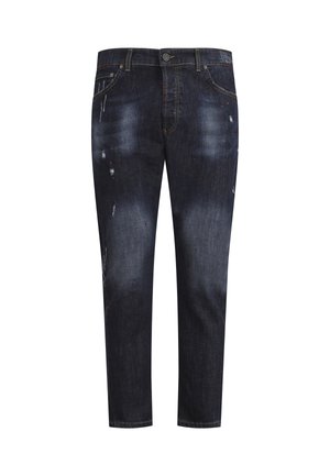 Donkere blauwe spijkerbroek met slijtage en vervaagde plekken. Voorzien van een standaard tailleband, lussen voor een riem, en een ontwerp met vijf zakken.