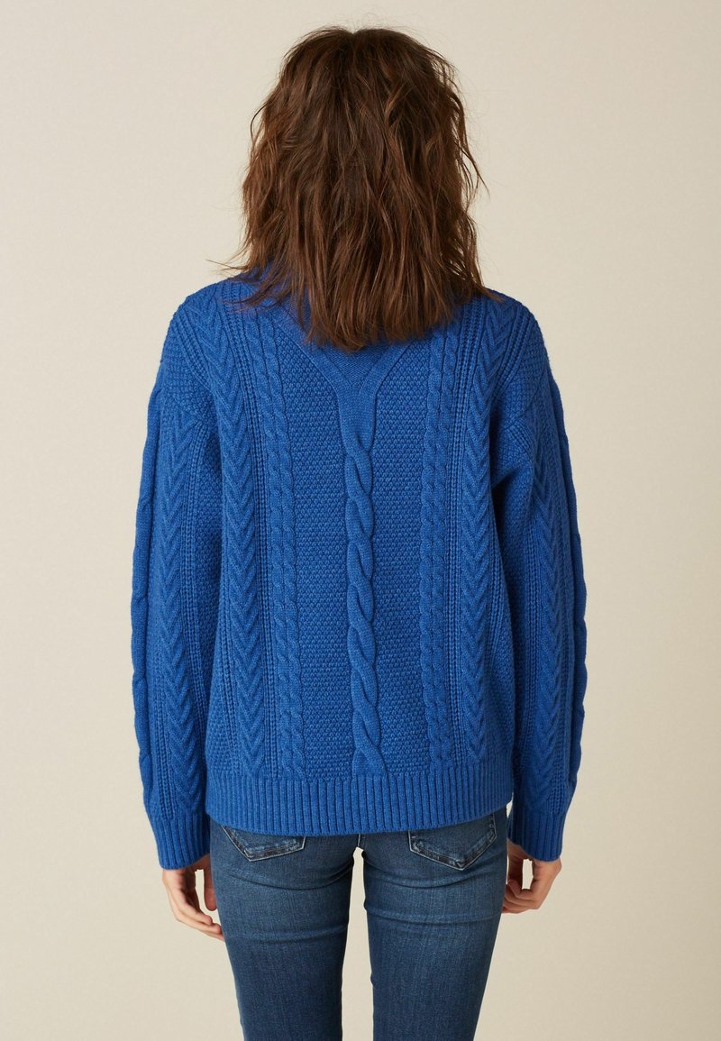 Next Sweter