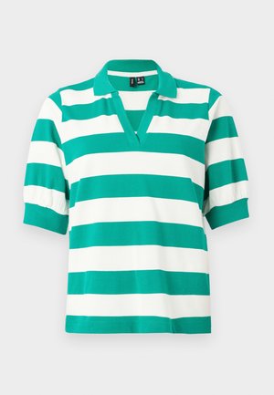 Polo verde y blanco a rayas con mangas cortas abullonadas, cuello en V y puños acanalados. Hecho de una tela suave.