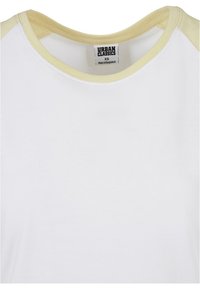 Urban Classics CONTRAST RAGLAN - T-shirts med print - white softyellow